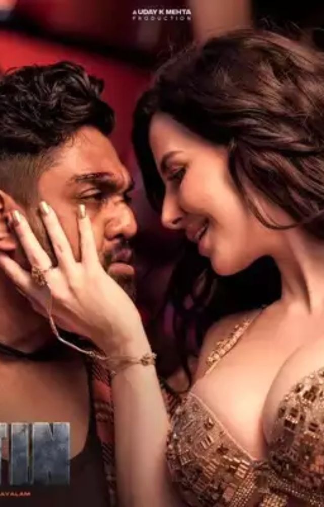 Bollywood beauty Giorgia Andriani dazzles in her first South Indian song with Dhruva Sarja.