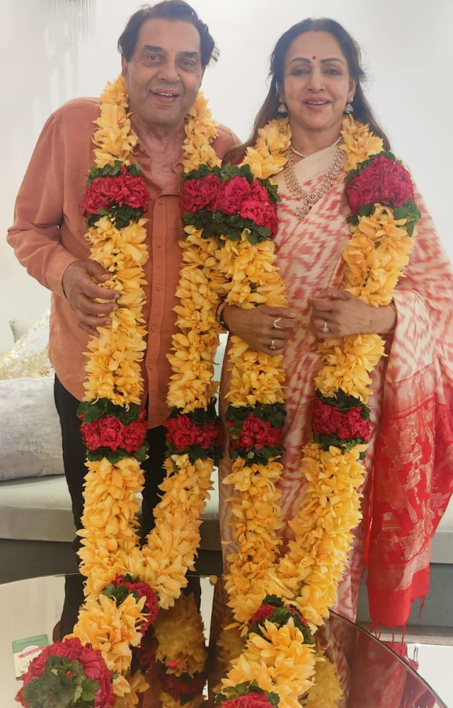 Hema Malini posted a photo of the celebration of her forty-fourth anniversary in the traditional manner, captioning it, 'Photos from today at home.'