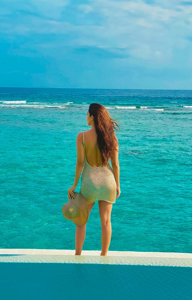 Kiara Advani`s mesmerizing seaside moments are a sight to see