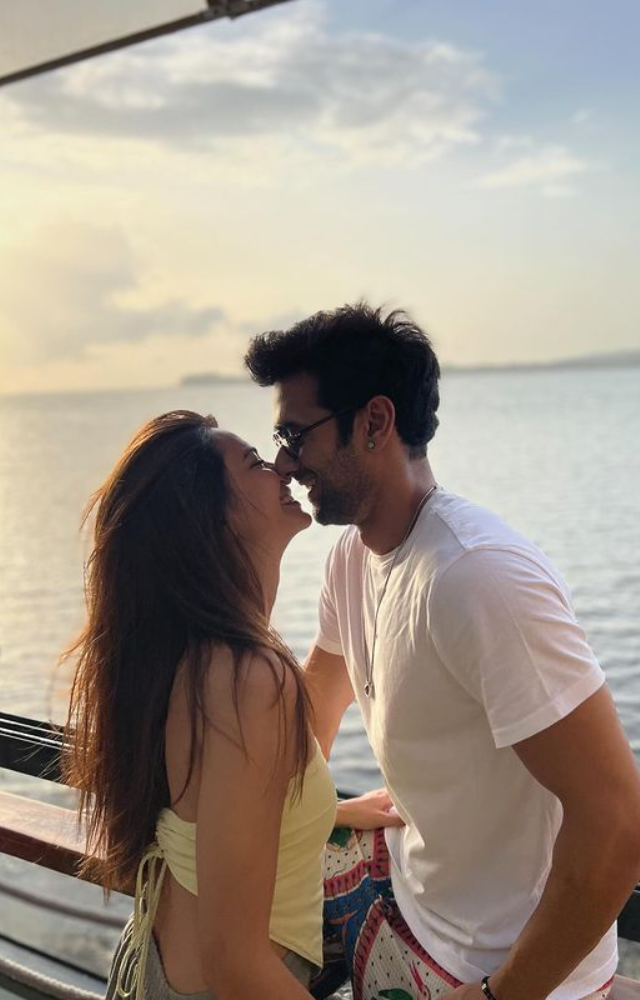 Actress Kriti Kharbanda tenderly gives happiness and affection to partner Pulkit Samrat`s special birthday celebrations in an atmosphere of tenderness.