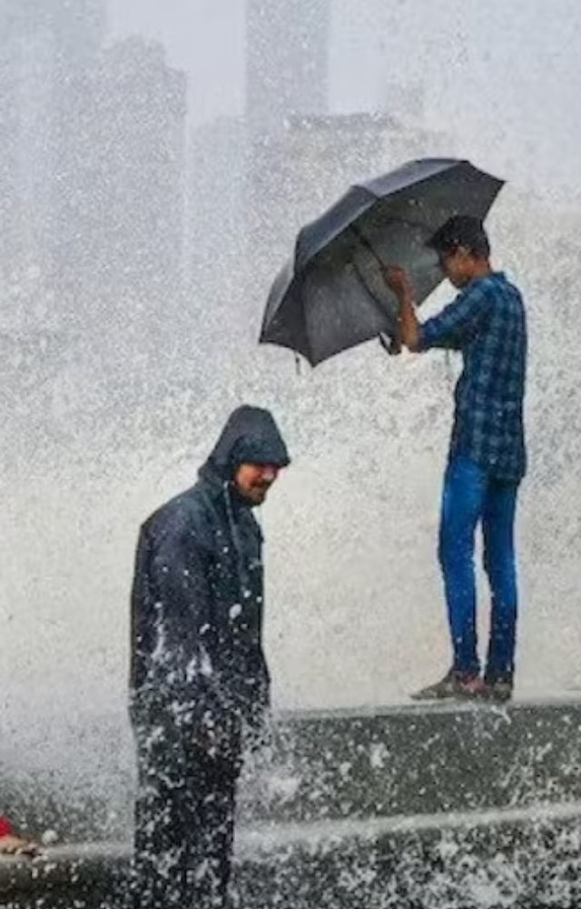  Experience the city`s streets come alive with heavy rainfall,often accompanied by thunderstorms and strong winds,which contribute to the city`s annual rainfall