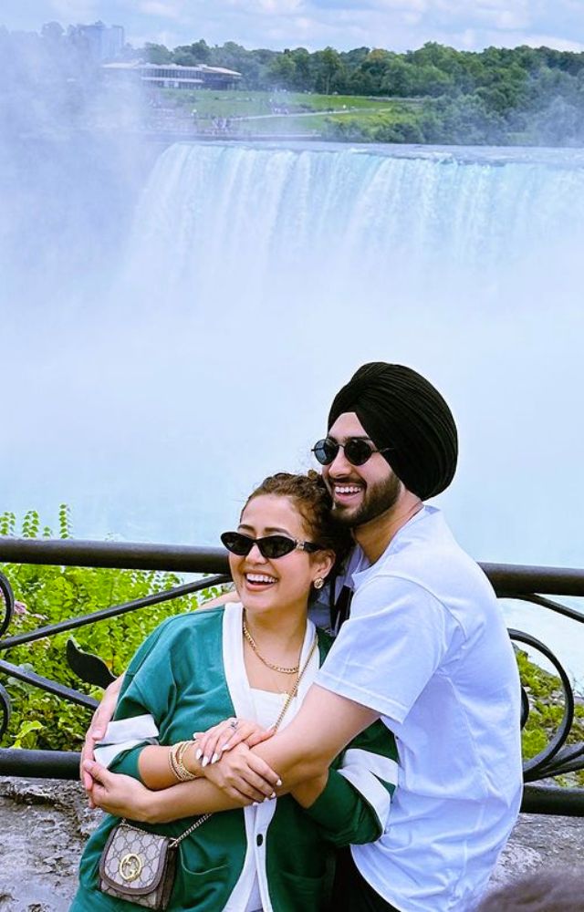 Neha Kakkar & Rohanpreet`s Enchanting Escapade: A Memorable Day Amidst Niagara`s Majestic Beauty!
