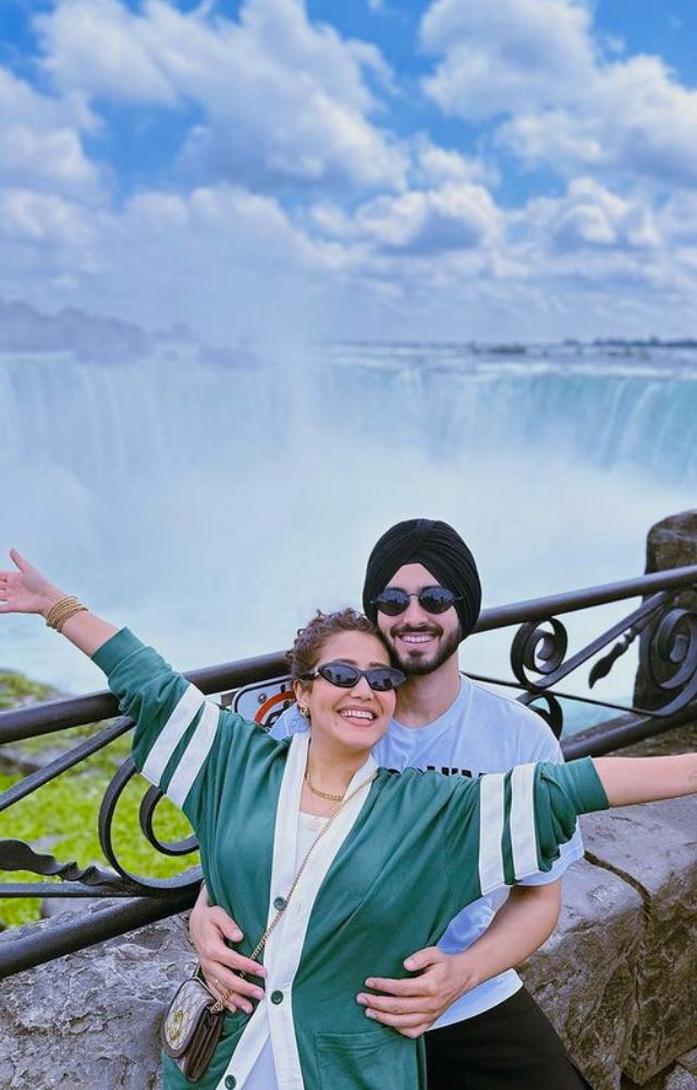 Neha and Rohanpreet`s Blissful Niagara Getaway, Cherishing Nature`s Splendor.