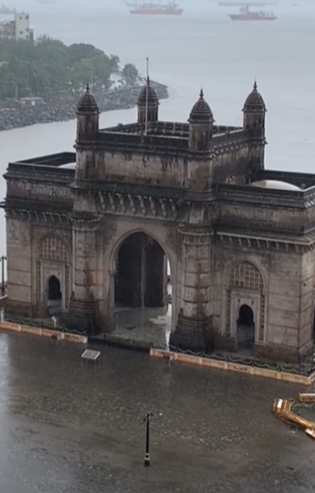 One of the best destinations for monsoon travels is Gateway of India. This antique building is welcoming and invites amid the rainy charm of Mumbai.