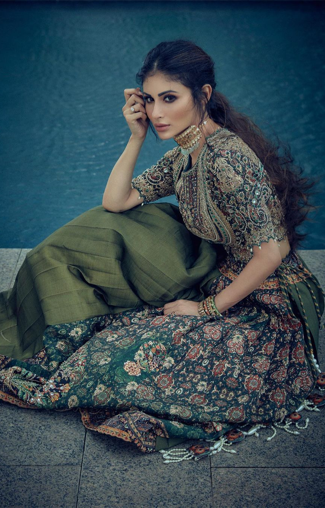 Rakshabandhan outfit combines grace and charm, setting the perfect tone for a special sibling connection.