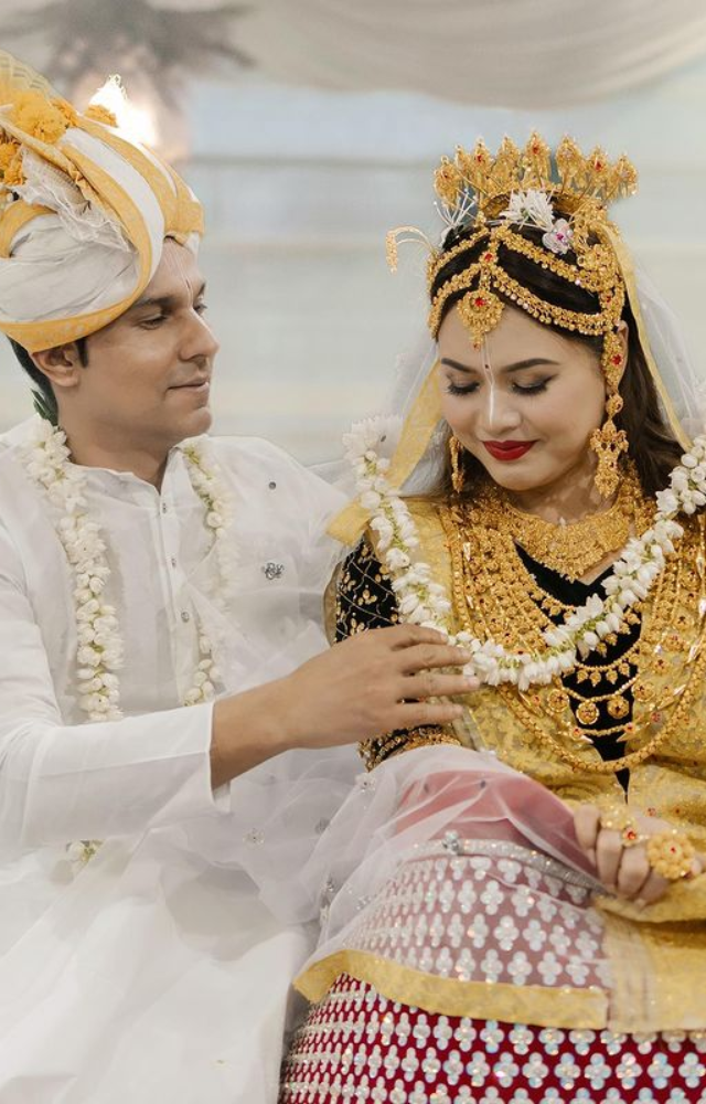 A story of perfect pleasure, Randeep and Lin`s wedding is set against the mesmerising backdrop of Manipur and exudes the harmony of love.