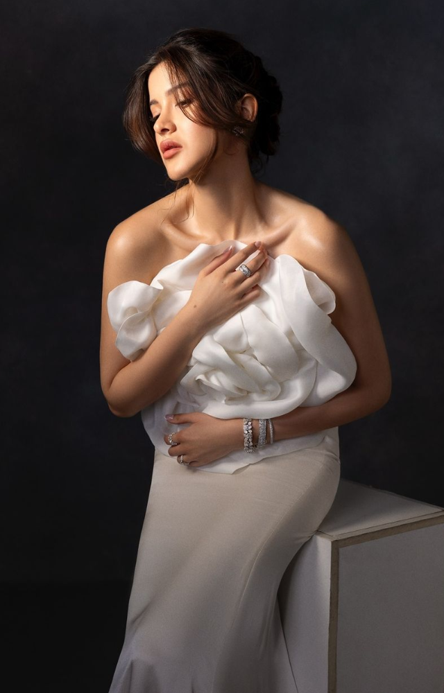 Shanaya Kapoor Radiates Elegance in Stunning White Rose Gown: A Timeless Photoshoot Captured in Graceful Splendor.