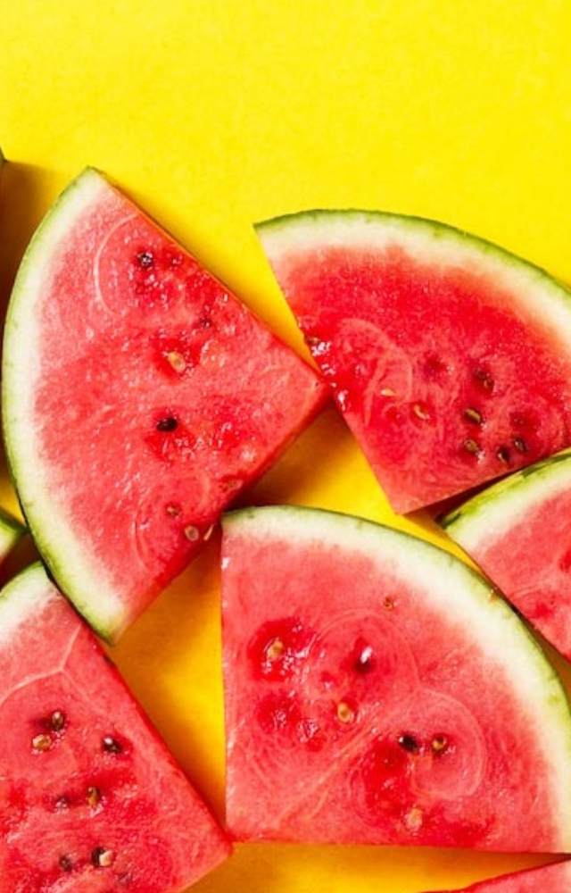 A tasty and refreshing method to beat the heat is to eat watermelon! This lovely fruit is an excellent snack to help you stay hydrated on hot summer