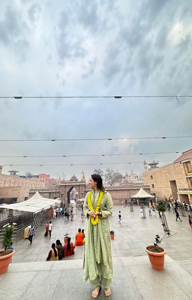 Tamannaah Bhatia`s ethereal presence at Kashi Vishwanath Temple captures divine grace and timeless beauty in a spiritual embrace