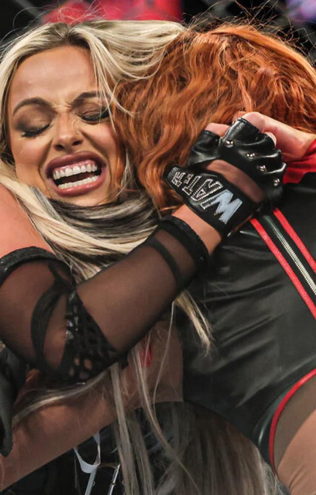 Liv Morgan defeats Becky Lynch in a Steel Cage Match to retain the Women’s World Title.