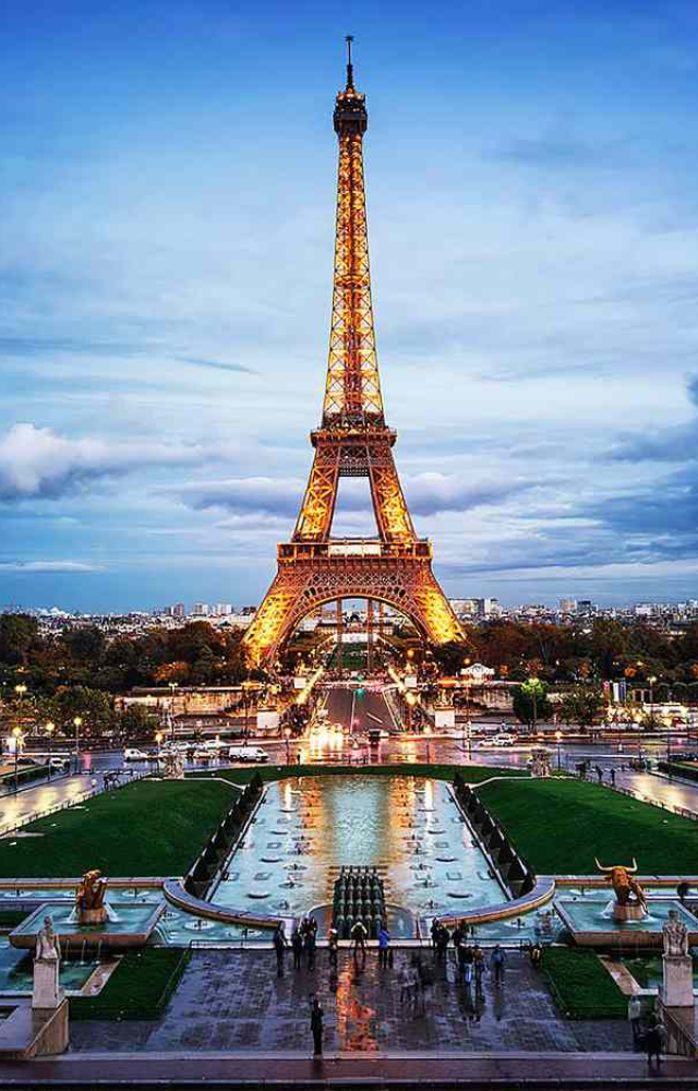 Got a few hours? Visit the Eiffel Tower, enjoy a croissant, or stroll along the Seine—all within reach from CDG airport.