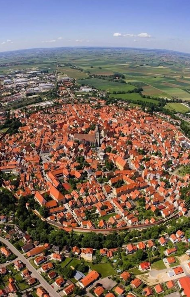 This German town, with circular walls and medieval charm, inspired the layout of Eren’s hometown.
