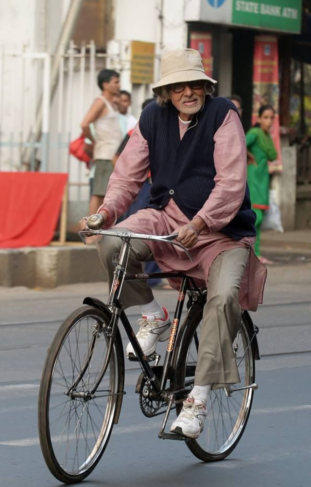 A heartfelt journey of a quirky father-daughter duo where Bachchan shines with humor and warmth. Watch it for his endearing and award-winning performance.
