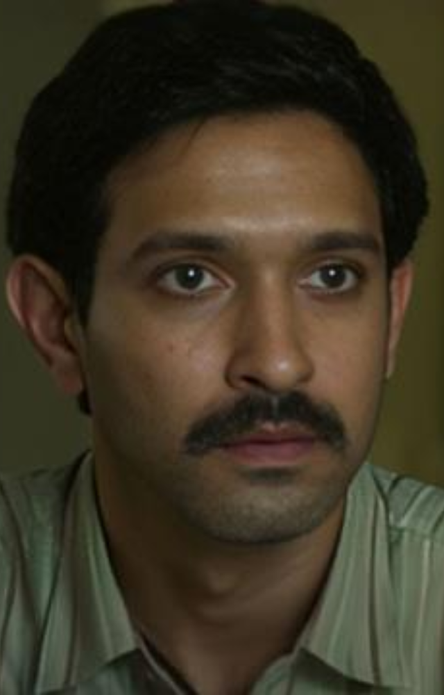 Though a small role, Vikrant Massey’s presence in Lootera left an impact. His acting skills shone even in limited screen time.