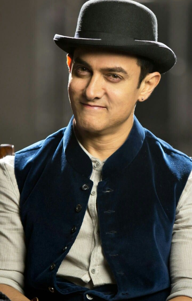 Aamir is a skilled chess player and has even played exhibition matches with grandmasters like Viswanathan Anand.

