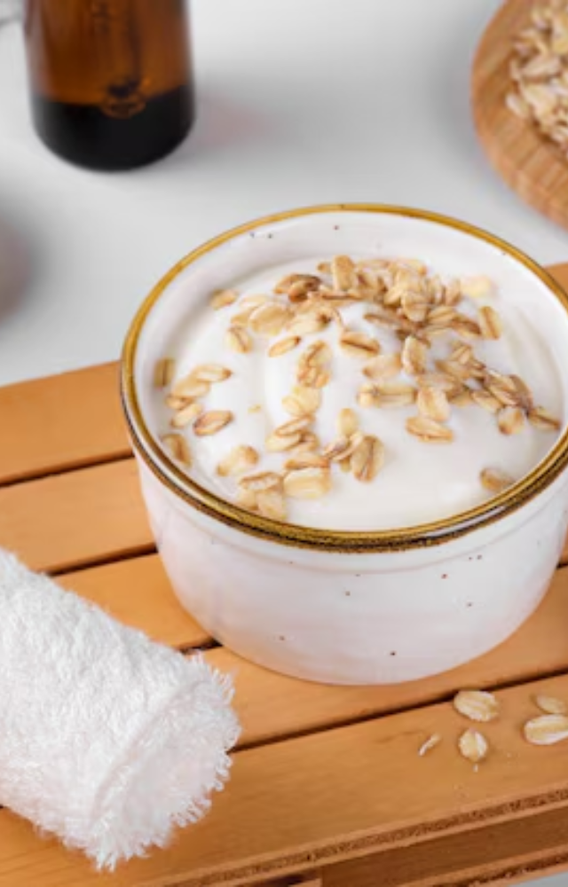 Gently exfoliates and hydrates while calming irritated skin.