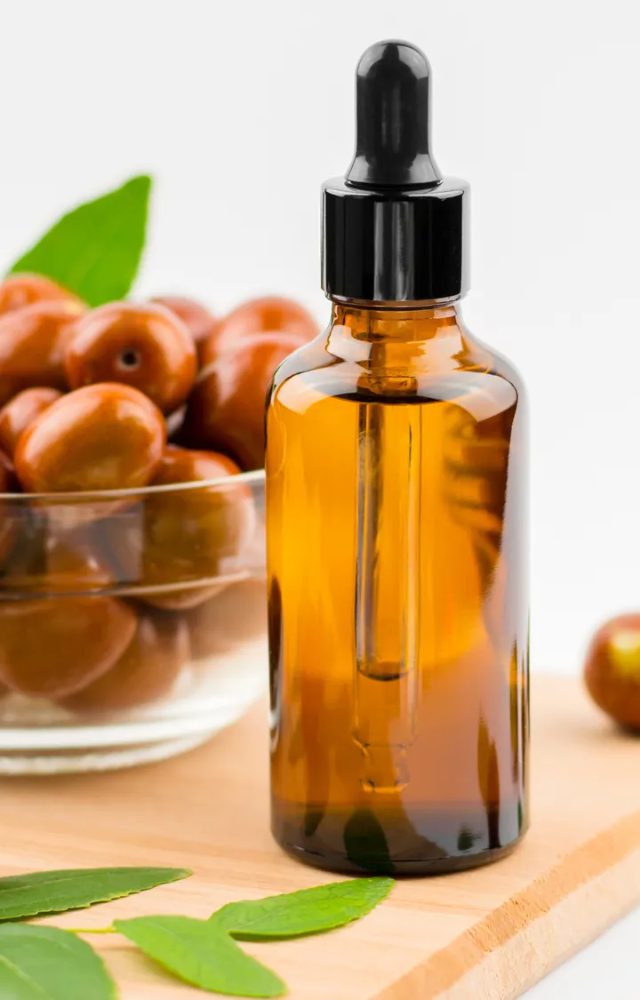 With its lightweight texture, jojoba oil balances moisture and controls excess oil for clearer skin.
