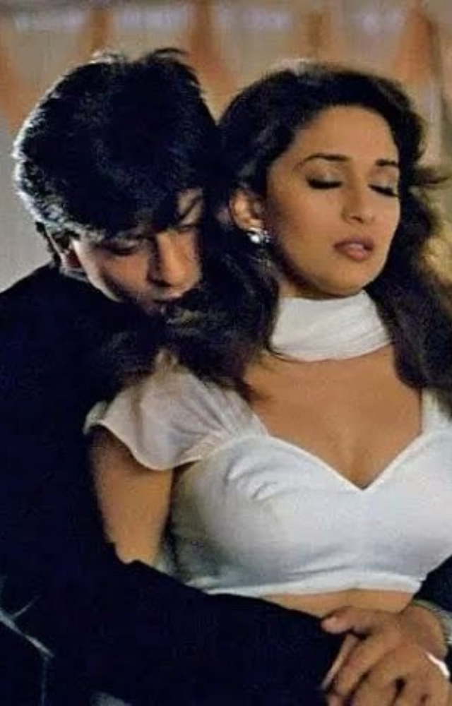 Madhuri’s graceful performance as Pooja made this musical love triangle unforgettable. Her dance and expressions stole every scene.