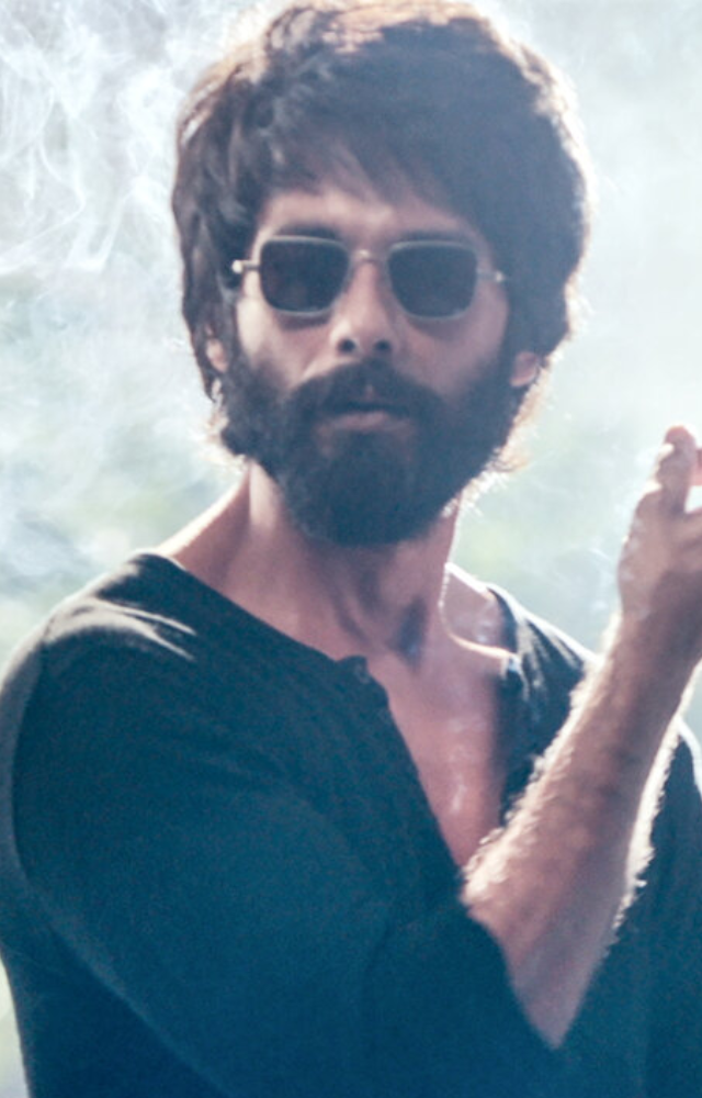 A flawed yet passionate lover, Shahid’s intense performance made this film a massive hit. His portrayal left a lasting impact.