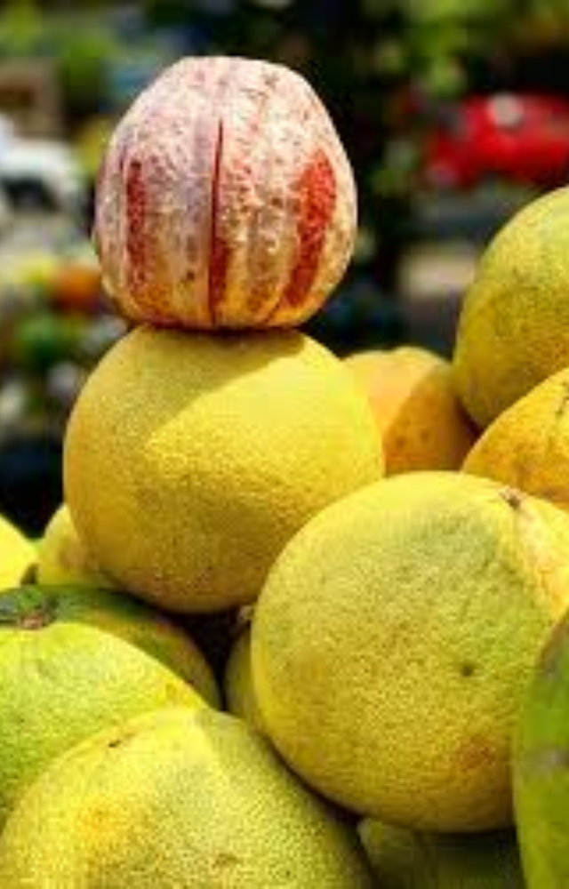 This green lemon holds spiritual significance, adding an aromatic touch to the offerings.