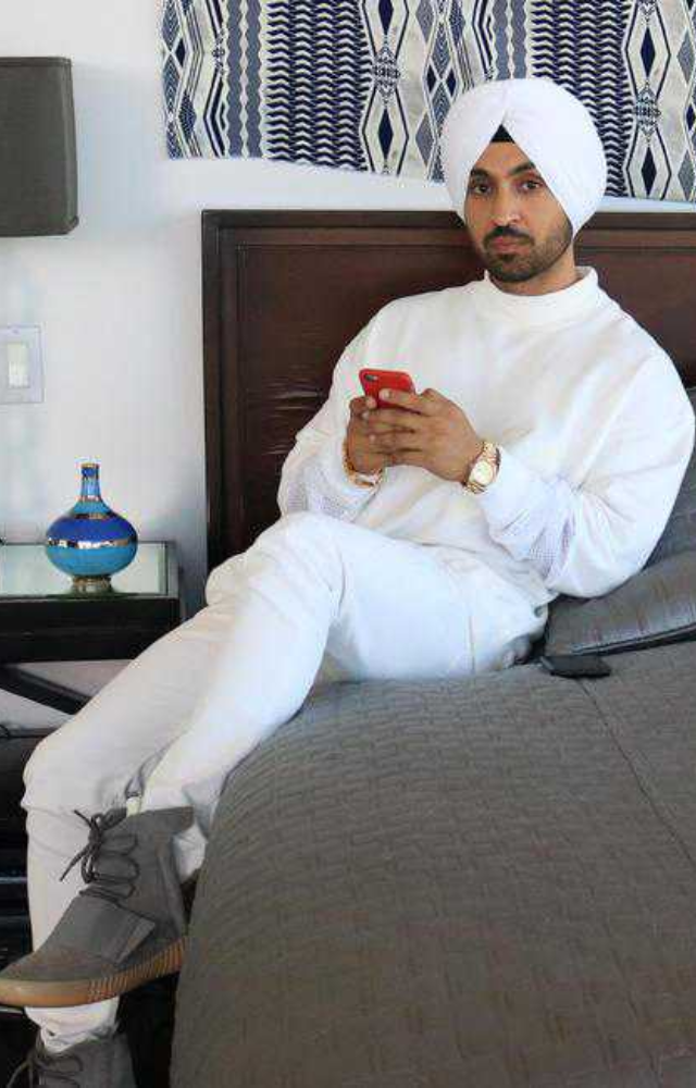 Diljit Dosanjh’s infectious energy shines through his hit track “Do You Know,” making it a fan favorite. Catch the magic of this Punjabi iconic song.