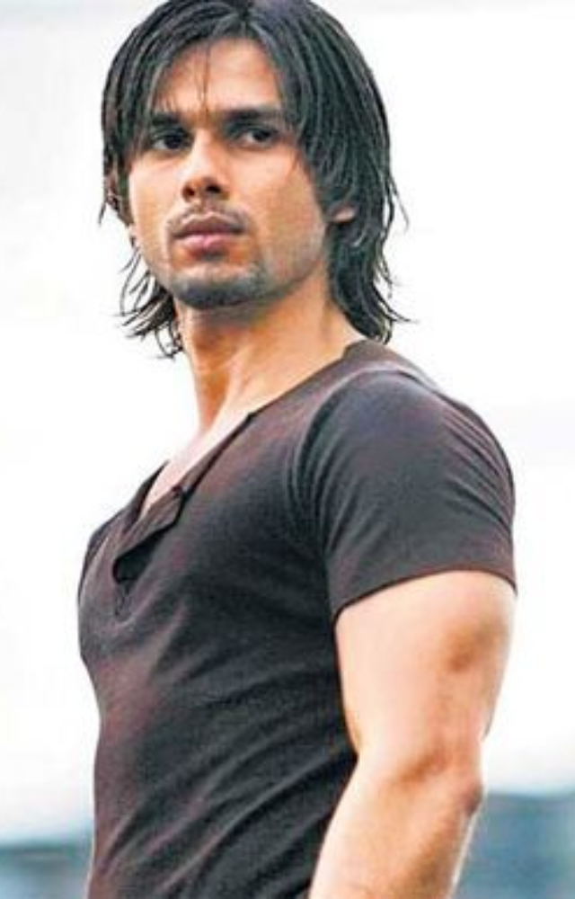 Shahid Kapoor’s dual role in Kaminey is a fan favorite, showcasing his incredible acting versatility in this action-packed drama.