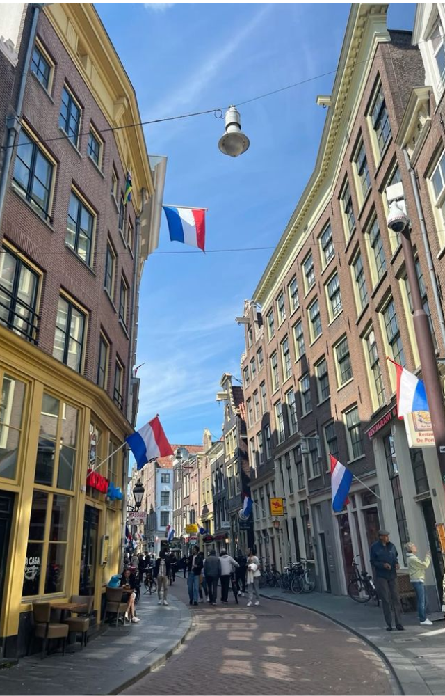 Renowned for its cycling culture and sustainable urban planning, Amsterdam keeps emissions low and quality of life high.
