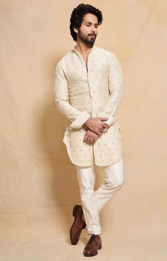 Shahid’s stylish kurta-pajama sets and classic bandhgalas bring a dapper edge to Eid fashion.