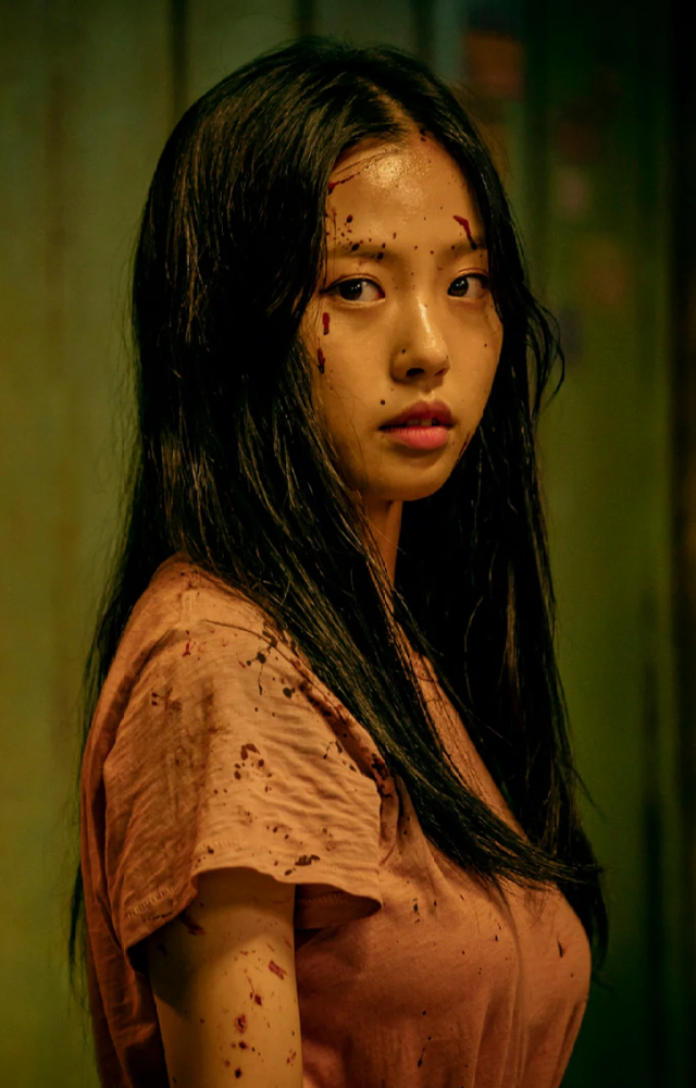A gripping apocalyptic horror drama that shows Go Min-si in a brave, action-packed role. She shines in a survival-themed storyline full of dread and drama.
