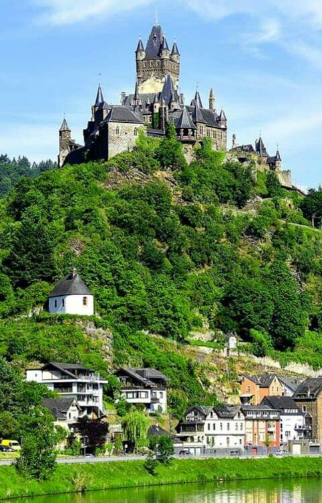 Featured as Hogwarts in Sorcerer’s Stone & Chamber of Secrets, this majestic castle is where Harry first learned to fly!


