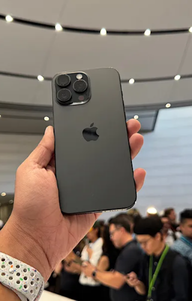 Attendees praised the iPhone 16’s sleek design and features, calling it a “game-changer.”
