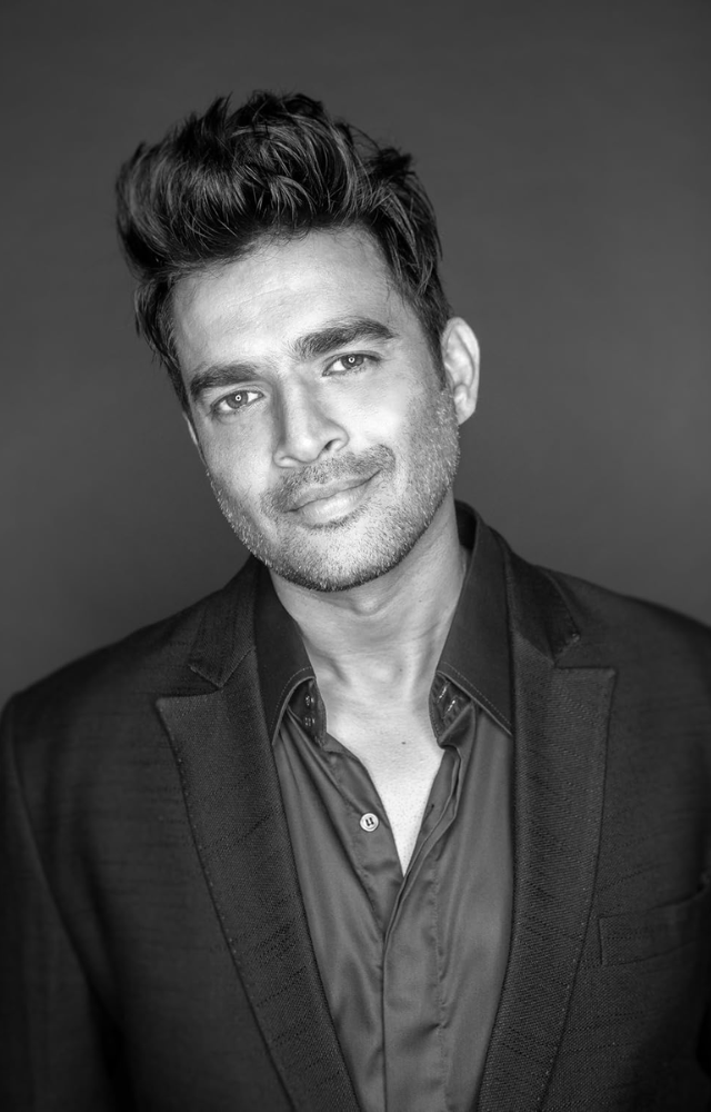 IIT graduate, shifted to acting, famous for Tanu Weds Manu and 3 Idiots.