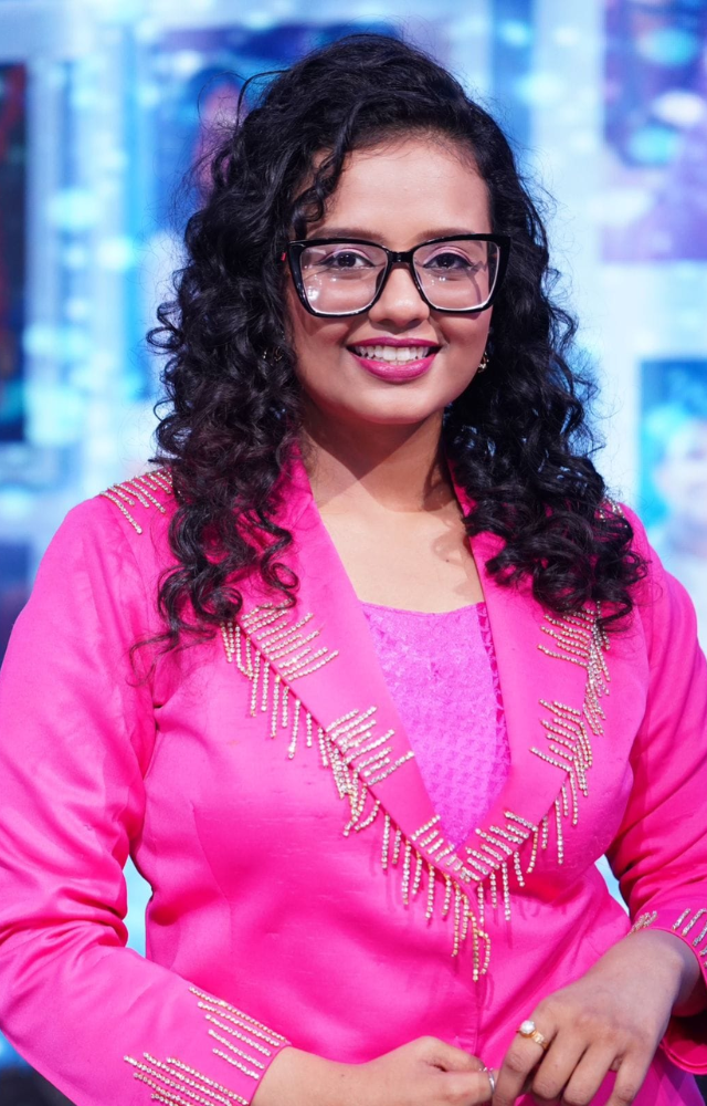 Meet Manasi Ghosh: Indian Idol Star