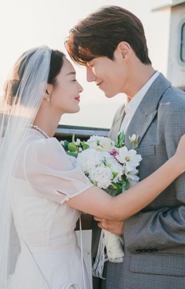 A feel-good romantic drama set in a seaside village, led by a charming dentist and a jack-of-all-trades. Perfect for K-drama fans who love touching stories.