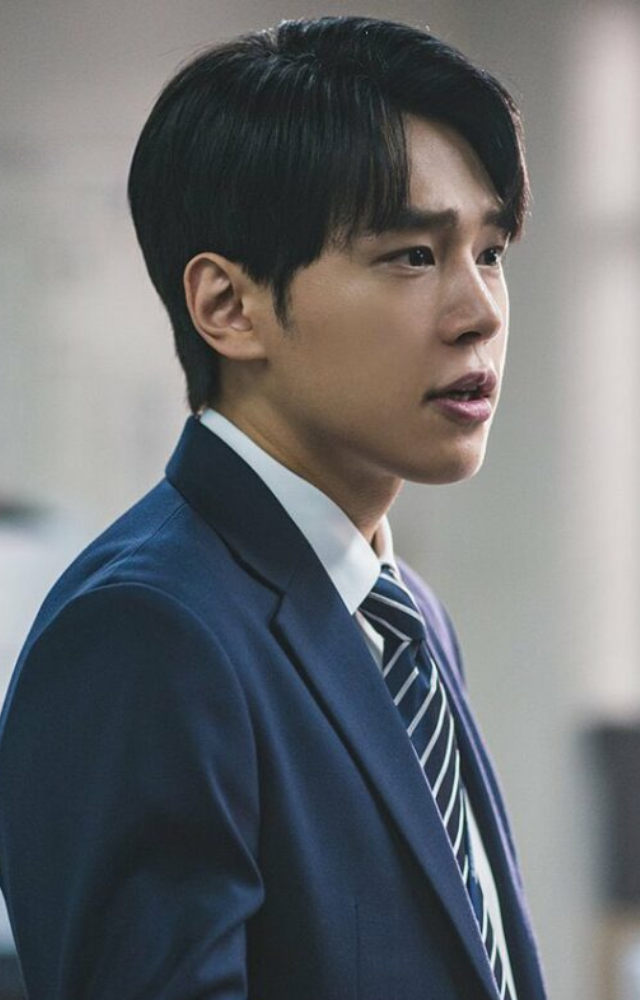 A revenge-driven drama where Kang shines in a world of corruption and corporate warfare. He holds his own among big names.