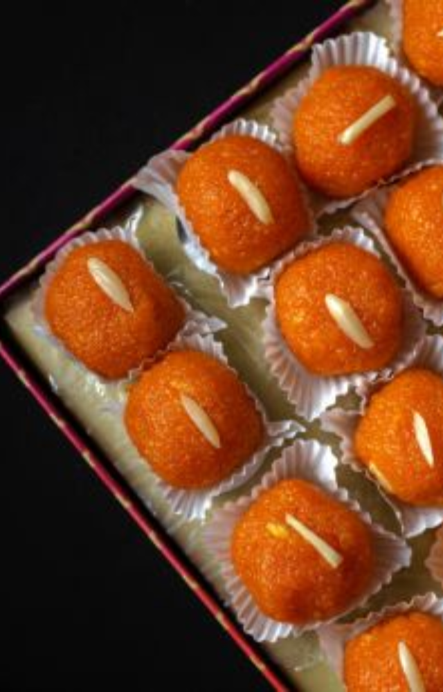 Known for its rich flavor, laddoo symbolizes joy and prosperity during Diwali.