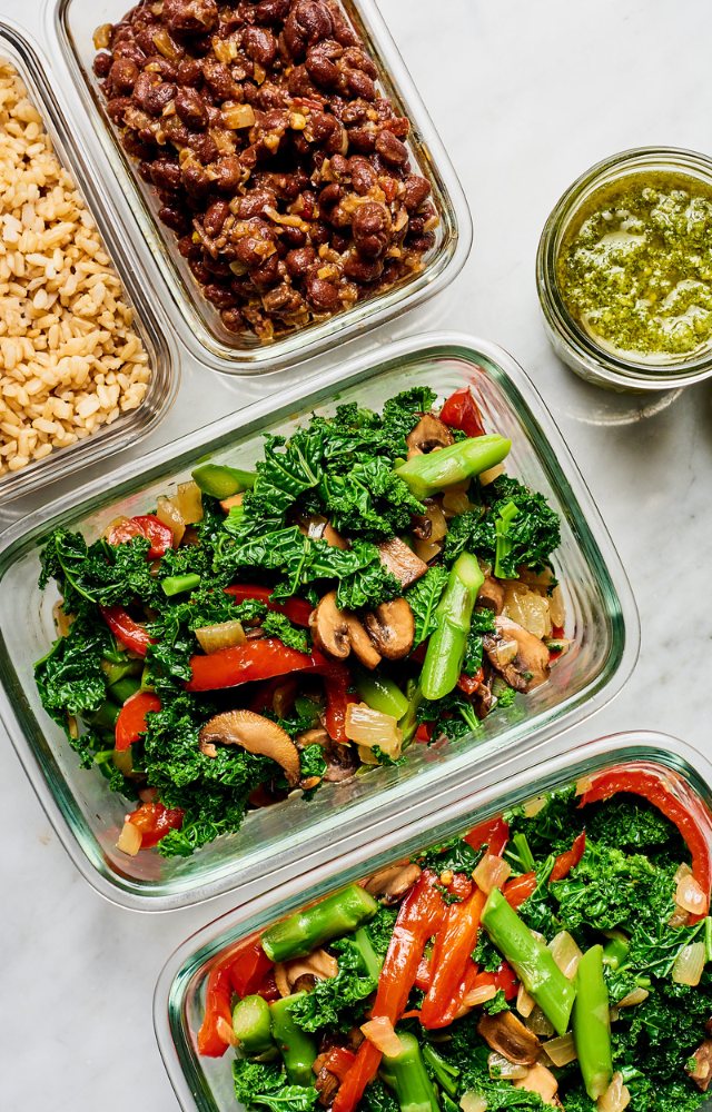Chop veggies, boil eggs, and cook grains in one go—it’ll save you serious time through the week.
Batch prep = minimal effort, maximum rewards.