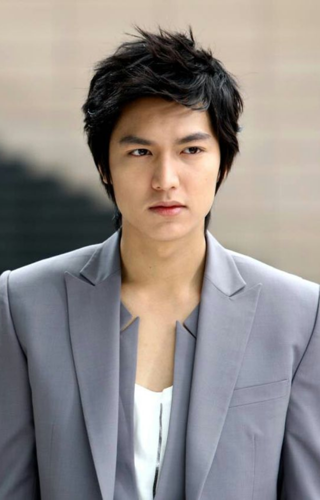 Watch him as an architect who pretends to be gay for a place to stay—chaos and love follow! It’s quirky, heartfelt, and vintage Lee Min Ho.