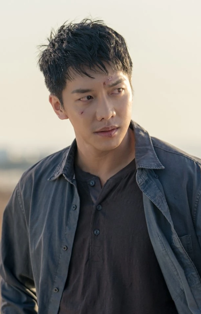 Action-packed and intense, this espionage thriller highlights his dynamic acting as a stuntman uncovering a conspiracy.