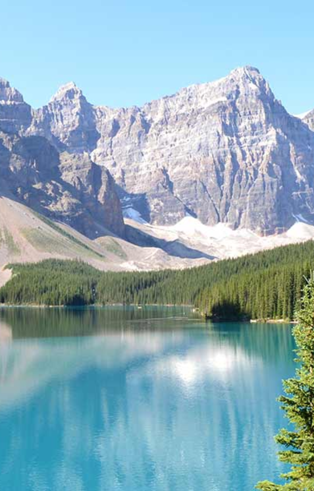 Surrounded by the Rockies, its turquoise waters are a postcard come to life. One of the most Instagrammed lakes in the world.
