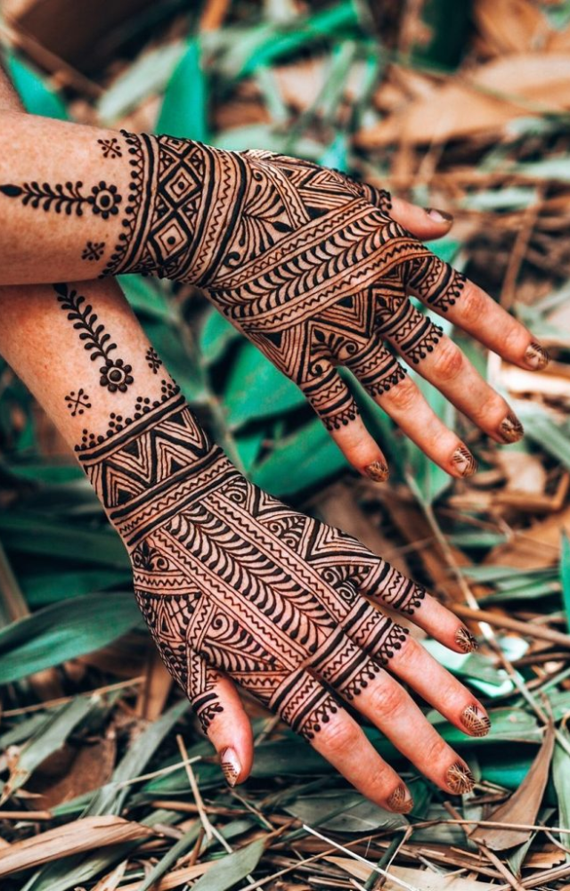 Stand out with mismatched backhand designs, blending Moroccan artistry with a personalized touch for a unique style.