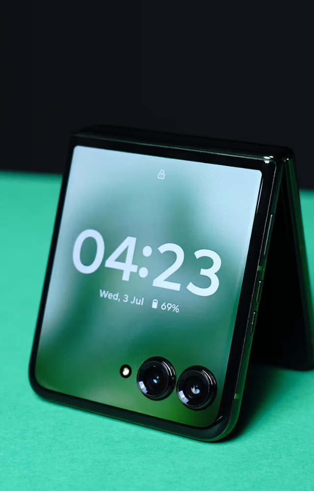 Engineered with improved materials, the Razr 50 features enhanced durability to withstand daily wear and tear while maintaining its sleek look.
