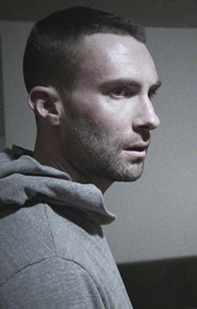 Feel the energy of this upbeat track as Adam Levine takes the stage. A song that showcases Maroon 5’s rhythmic brilliance.