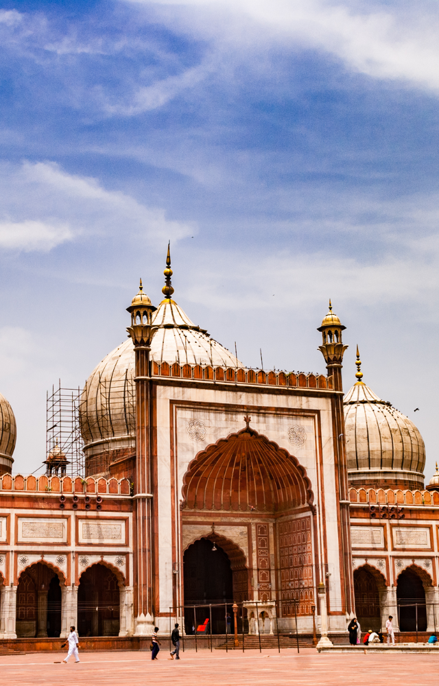 One of India’s largest mosques, Jama Masjid is a must-visit during Eid for its grand celebrations and breathtaking Mughal architecture.