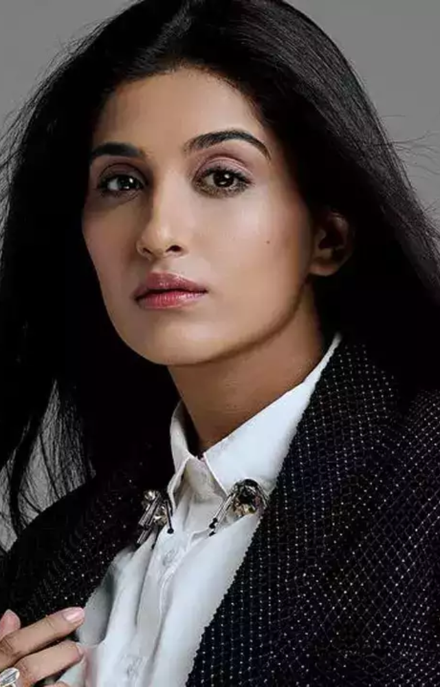 Nimrit Ahluwalia became a household name with her role in Choti Sarrdaarni, showcasing her exceptional acting talent.