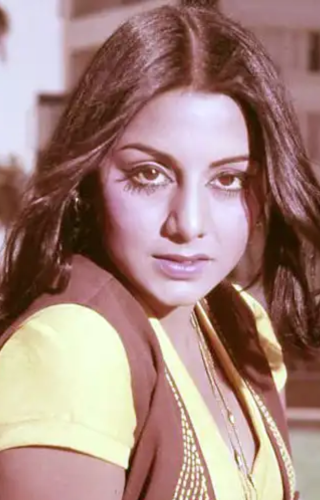 Neetu had a memorable appearance in this musical hit directed by Nasir Hussain. It’s a film that defined Bollywood nostalgia.
