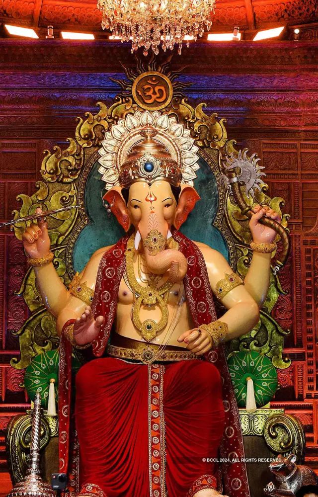 One of Mumbai`s most famous Ganesh pandals, Lalbaugcha Raja draws millions of devotees every year with its majestic idol and grand celebrations.