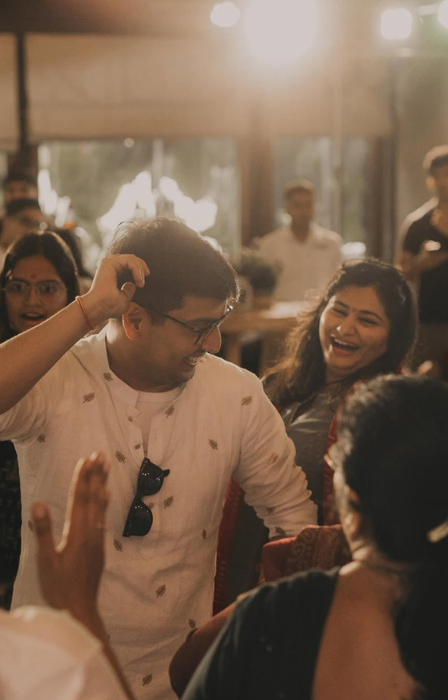 Prajakta’s mehendi ceremony was filled with love as family and close friends celebrated the special occasion with her.