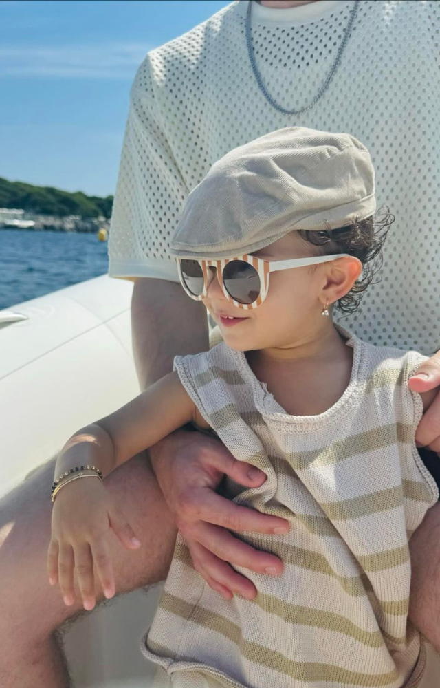 In her latest Instagram post, Priyanka enjoys a scenic yacht trip with Nick and their daughter, giving fans a glimpse of her serene family time.
