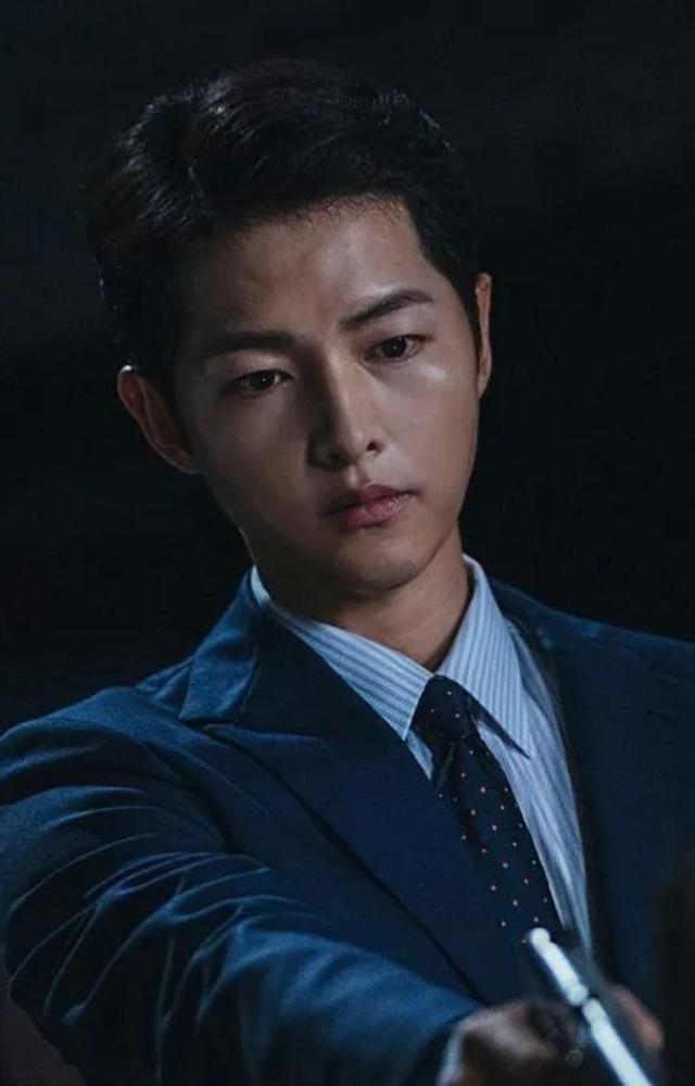 A mafia consigliere returns to Korea, bringing Italian-style justice and dark comedy in this stylish thriller.